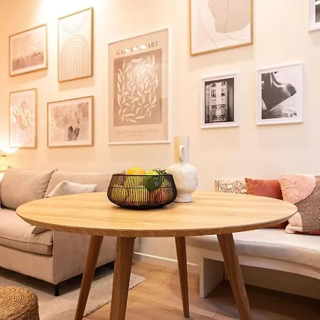 Superb Flat In Champs Elysees Apartamento París