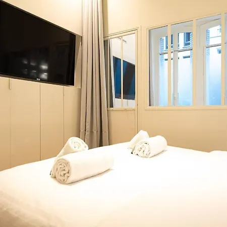 Superb Flat In Champs Elysees Apartment Paris